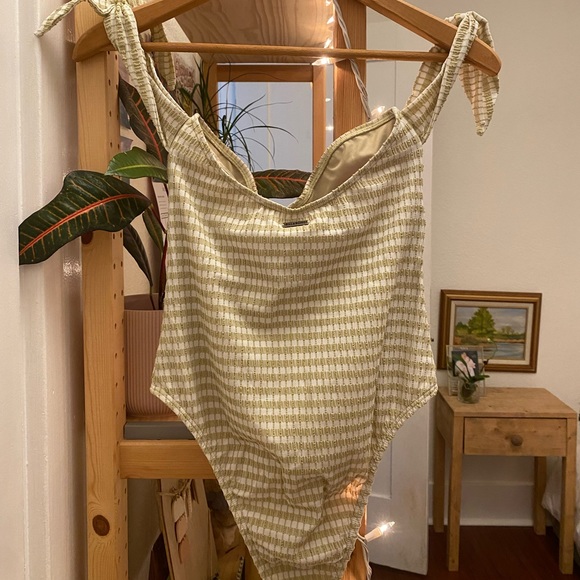 The Salty Blonde plaid One-Piece Swimsuit- Billabong…NEW - Picture 7 of 11